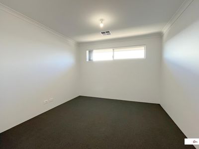 3 Kenton Way, Ravenswood