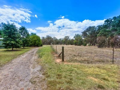 406 Buckingham Road, Rutherglen