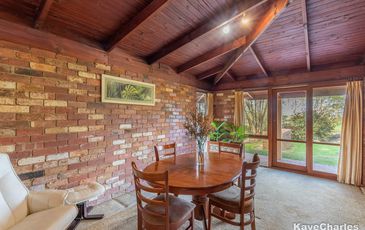 16 Corringham Road, Beaconsfield Upper
