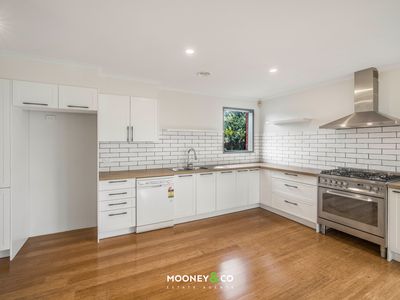 112 Strathaird Drive, Narre Warren South