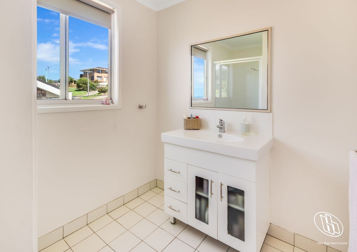 48 Sunset Boulevard, Kianga