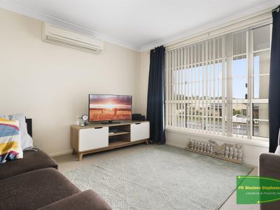 1 Johnston  Crescent, Blayney