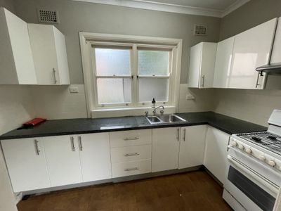 2 / 11 Bourke Street, North Wollongong