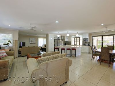 2 Honeyeater Court, Woodgate