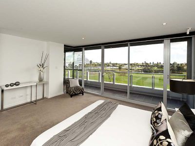 22 / 39 Bow River Cresc, Burswood