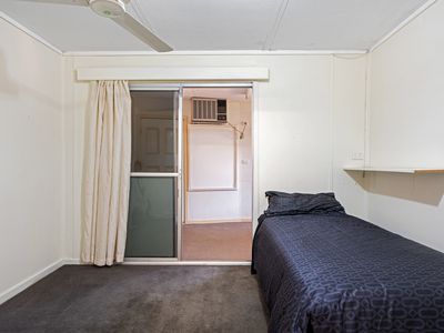 194 Piccadilly Street, Piccadilly