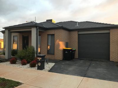 22 Jade Crescent, Melton South