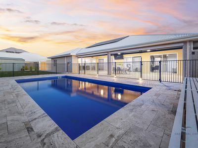 5 Scarlet Close, Tapping