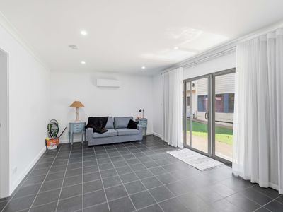 16 Bella Vista Drive, Lake Wyangan