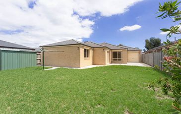 4 Gareth (Patrick) St, Cranbourne East