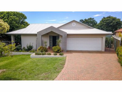 10 Poidevin Place, Dubbo