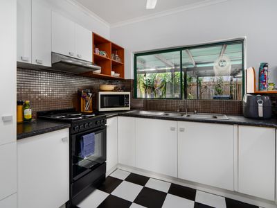 12 Jordan Close, Mooroobool