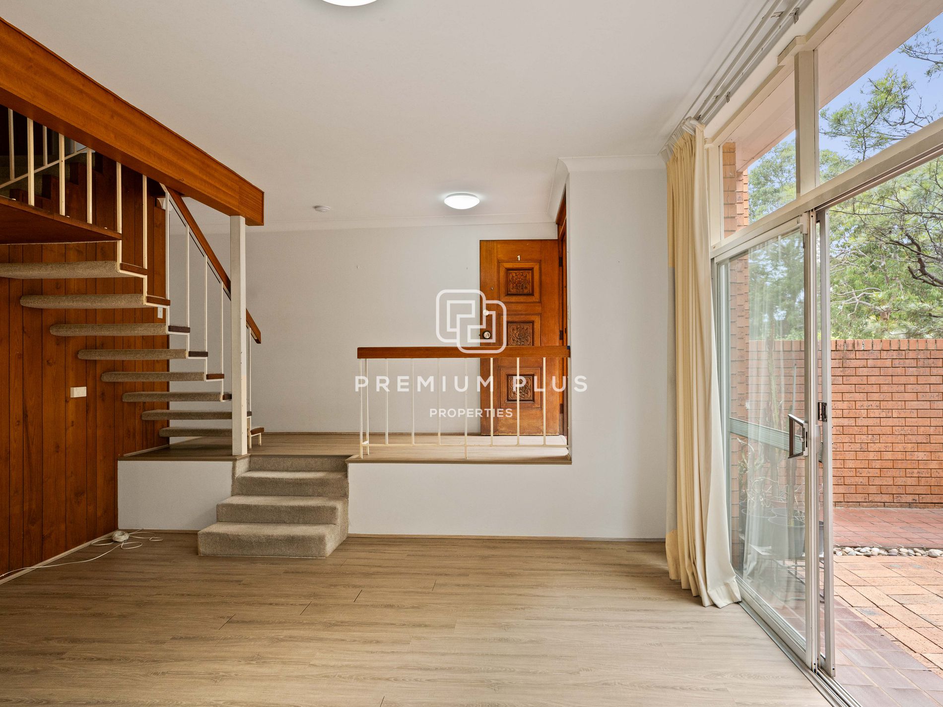 1 / 104 Burns Bay Road, Lane Cove