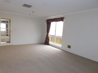 6 Abbotswood Drive, Landsdale