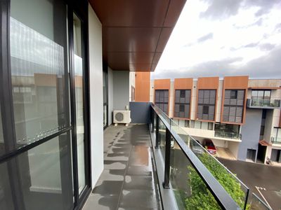 310 / 50 Catamaran Drive , Werribee South