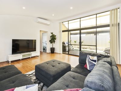17 Knighton Way, Butler