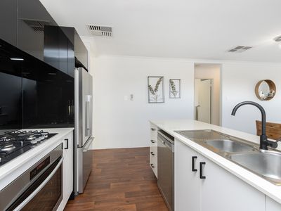 24 Wolfson Way, Piara Waters