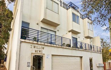 4/7 Willow Street, Essendon