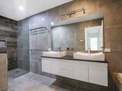 446 Rose Street, Lavington