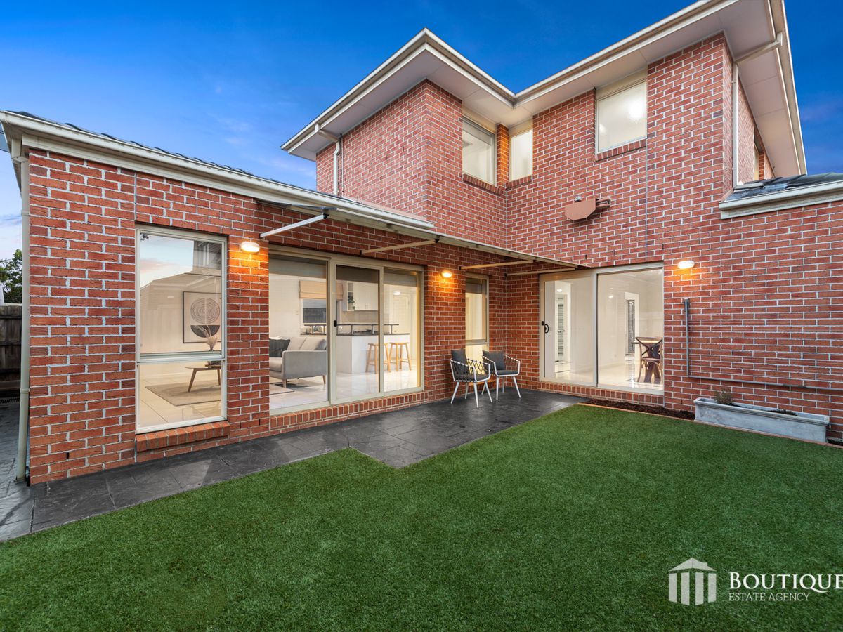 16 Somerset Drive, Dandenong North