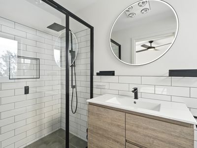 2 / 10 Curtain Court, Brighton