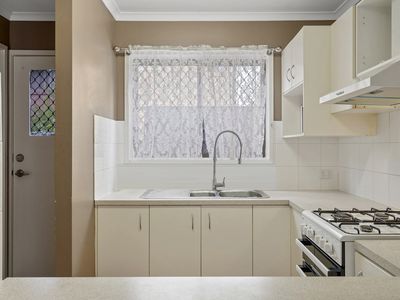 5 / 4 Arac Street, Woodridge