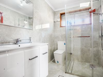 27 Dorset Close, Wakeley