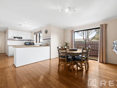 19 Calais Cct, Cranbourne West