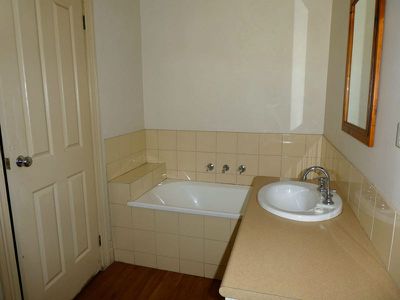 76 High Street, Seymour