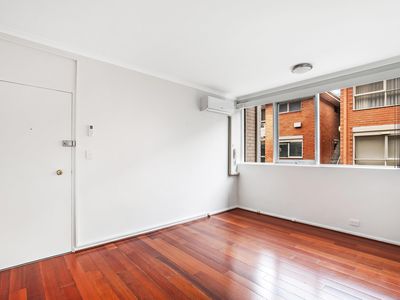 11/25 Daisy Street, Essendon