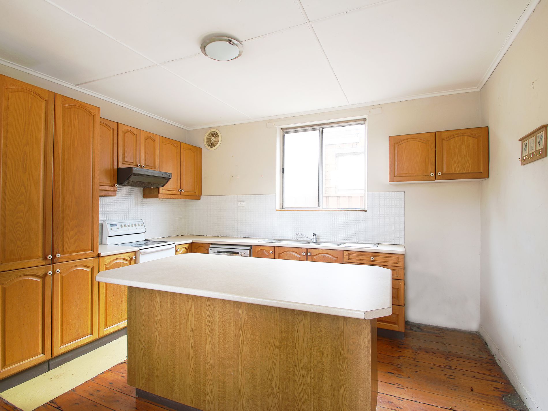 23 Segenhoe Street, Arncliffe