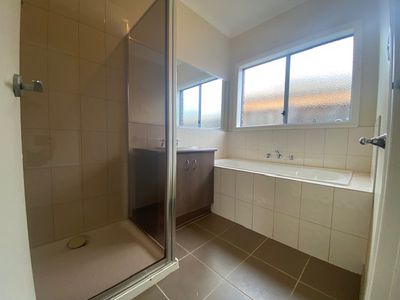 61 Fantail Crescent, Williams Landing