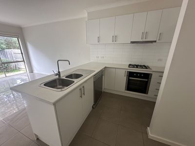 12 / 12 Stanley Street, Wallan