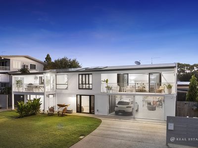 6 Coolwaters Esplanade, Kinka Beach