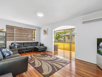 14 Herswell Ave, Wynnum West