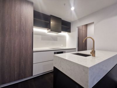 2107 / 119 A'Beckett Street, Melbourne