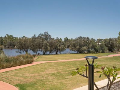 54 / 12  LODER WAY, South Guildford