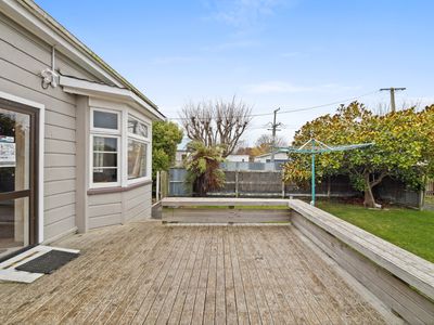 195 Macandrew Road, South Dunedin