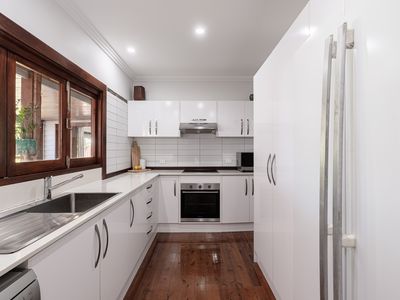 10 Brooke Avenue, Southport