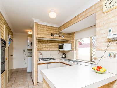 2/41 Dover Road, Scarborough