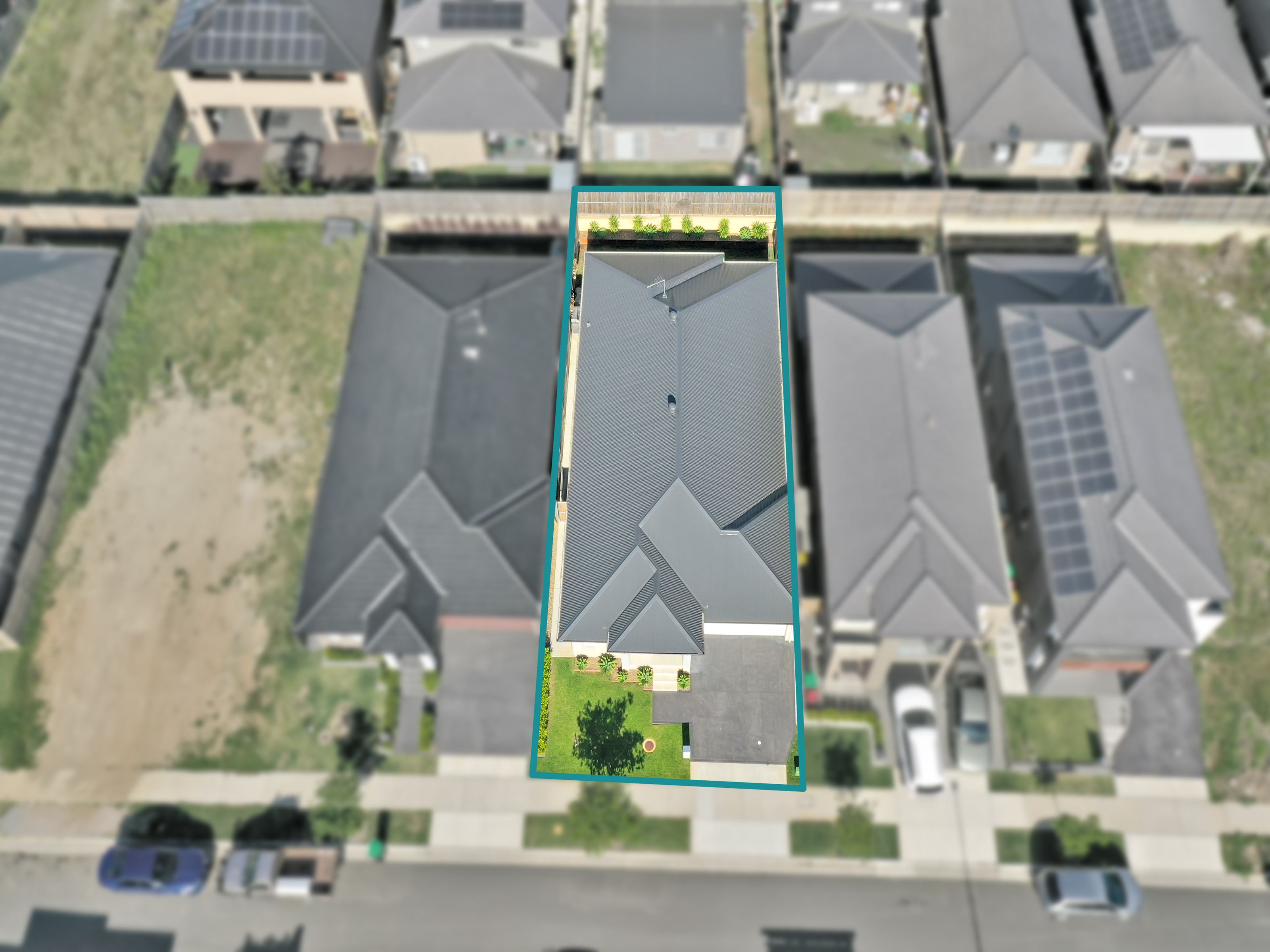 16 Redhaven Street, CADDENS