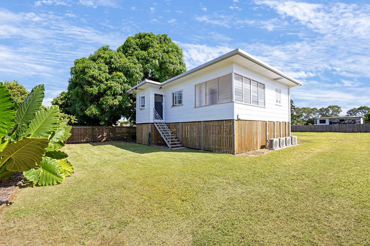 Renovated Home - Quarter Acre Block - 1,012m2