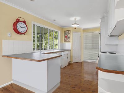 1 Maple Avenue, Mapleton