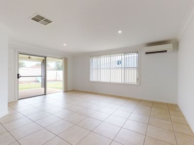 2 Abelia Court, Dubbo