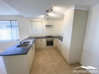 39 Hinchinbrook Avenue, Ridgewood