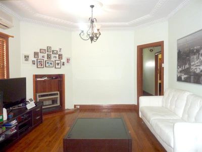 151 Stoney Creek Rd, Beverly Hills