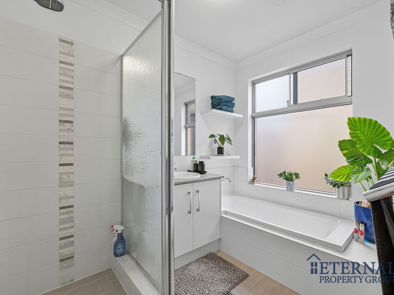 15 Castello Crescent, Byford