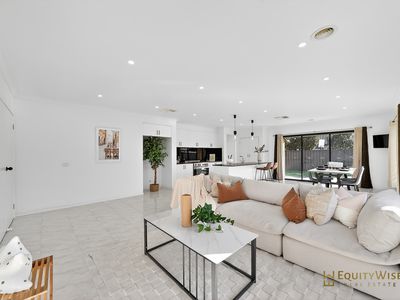 15 Brockwell Crescent, Manor Lakes