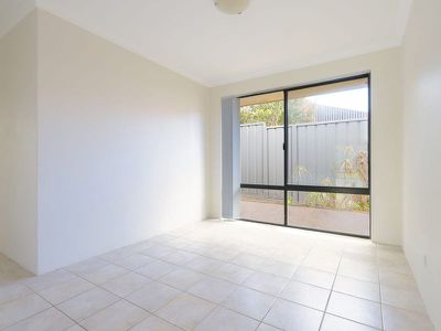 10 Bluefields Parkway , Port Kennedy