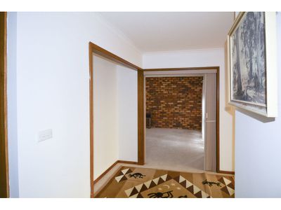 4 Oak Court, Horsham